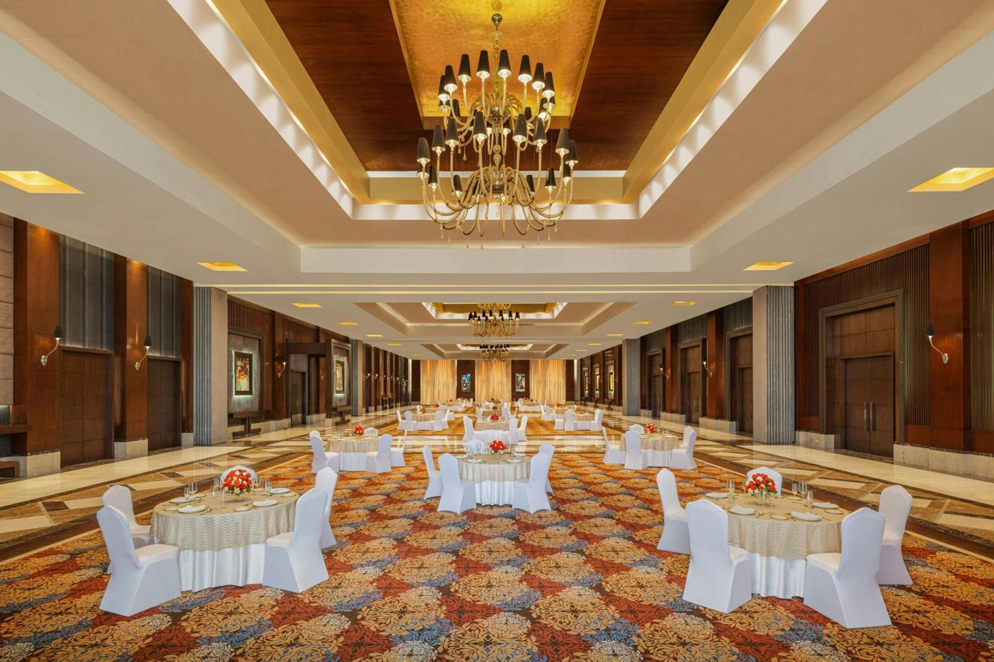 Sheraton Grand Palace Hotel 5*
